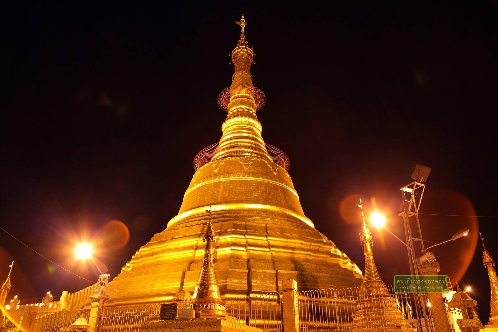 สักการะเทพทันใจ ที่ประเทศพม่า