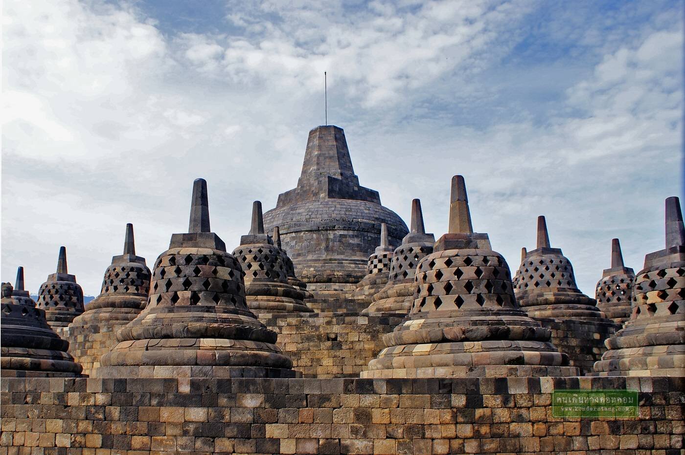 วัดบุโรพุทโธ ไม่ไกลเกินชาวพุทธต้องไปเยือนสักครา