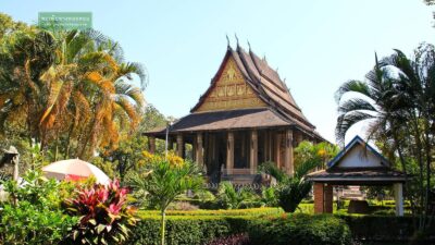 แวะชมความงดงามที่ หอพระแก้ว