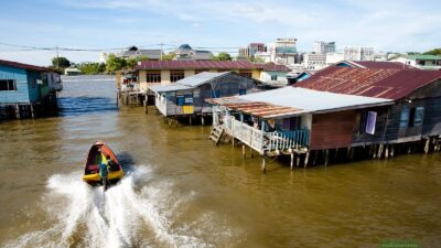 เที่ยวหมู่บ้านกลางน้ำเกาะลาบวน