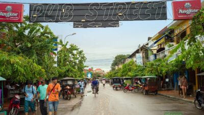 ช้อปแบบชิล ๆ ที่ Pub Street