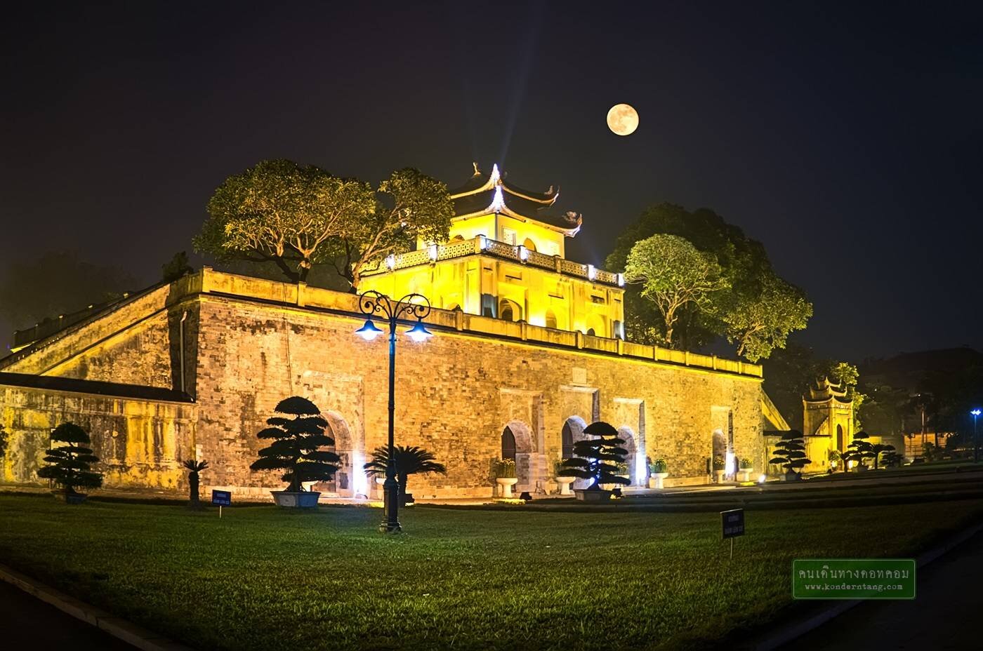 พระราชวังทังลอง ความยิ่งใหญ่ที่สวยงาม