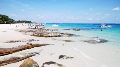 สวรรค์บนดินมีจริง! ที่หาดทรายแก้ว สัตหีบ