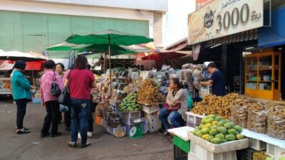 ตลาดเช้าเวียงจันทร์ ตลาดนัดติดแอร์เมืองลาว